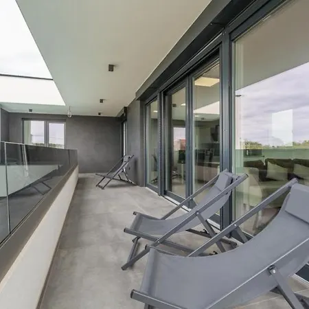 Dorota By Guide Villa Pola