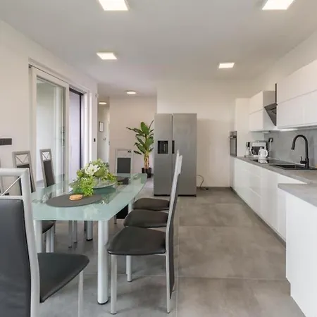 Dorota By Guide Pula