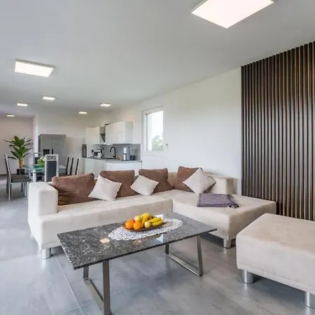 Dorota By Guide * Pula